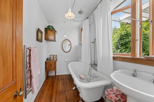 Badrum, Chateau Gaine in Lynmouth