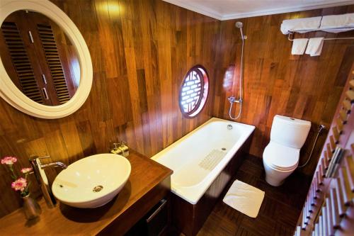 Suite with Balcony image 1