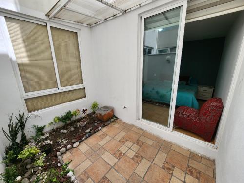 Suite Privada con Terraza y Baño, 5 min Six Flags (Suite Privada con Terraza y Bano, 5 min Six Flags) near Six Flags Mexico