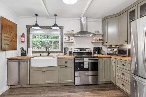 Blue Mountain Cottage in New Market