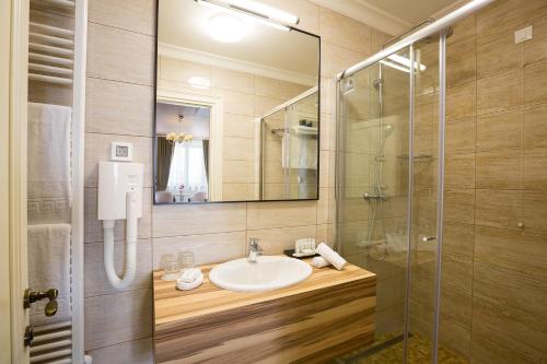 Hotel Saint Germain - image 11