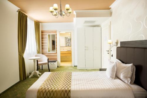 Hotel Saint Germain - image 7