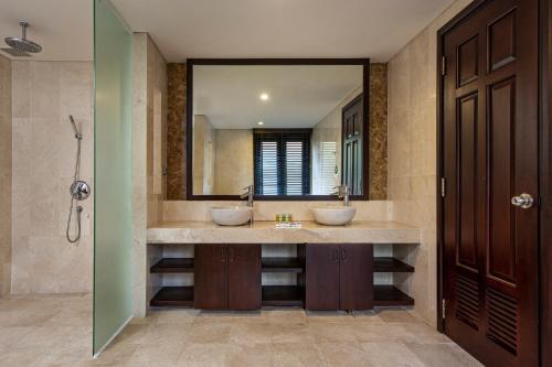Three-Bedroom Villa image 10