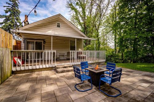 Cozy Cottage in the Heart of Hyde Park home in Cincinnati, USA