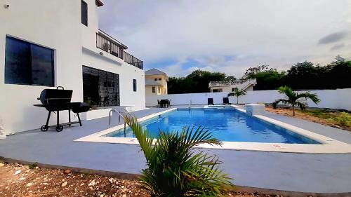 Blanco Oasis in Plantation Village