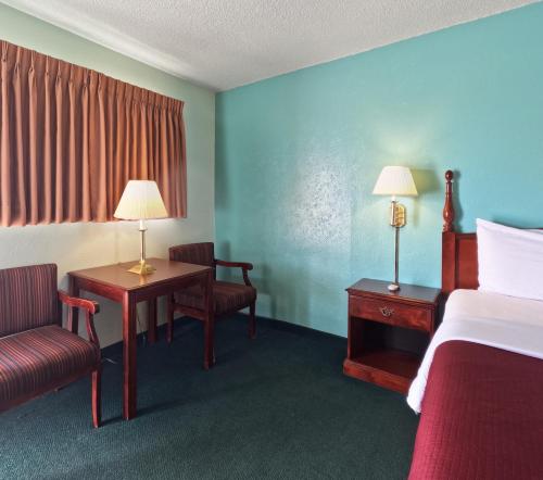 America’s Best Value Inn & Suites - image 3