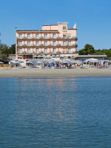 Hotel Dea - image 6