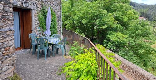 Exterior view, La Cle de l'Arboux in Mandagout