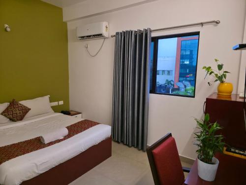 room detail thumbnail 2