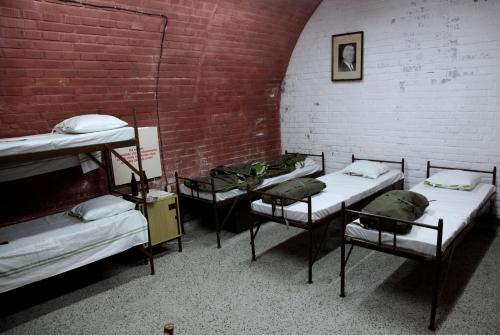 10-Z Bunker - image 2