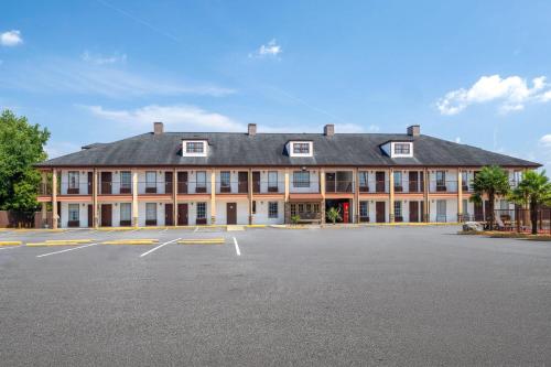 Baymont by Wyndham Commerce GA Near Tanger Outlets Mall