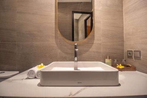 Deluxe with Pool and Garden Access image 2