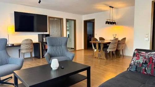 Haus Schanzenblick Fewo1 mit 2 Schlafzimmern, Wohnzimmer, Terrasse, Bad im Herzen des Schwarzwaldes in Schonach, Deutschland