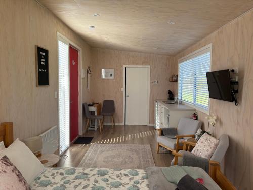 Cotman Cottage on Coatesville in 庫姆