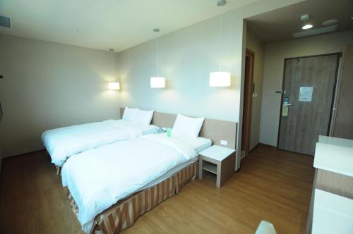 Guestroom, Kindness Hotel - Kaohsiung Main Station in Kaohsiung