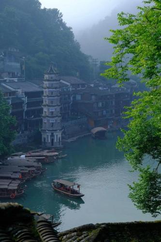 凤凰古城柿子小院民宿8090年代, Fenghuang (zdjęcie 7)