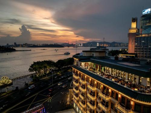 Xiamen Lujiang Harbourview Hotel-panoramic sea views over Gulangyu – Xiamen, AL