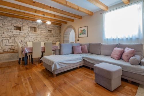 Villa Krajcar, rustic simplicity hugged by nature in Pamici