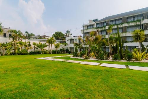 Deluxe Double Room with Balcony image 6