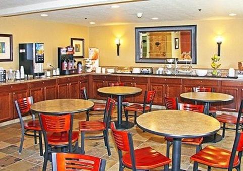 餐飲選擇, 蒙恩荷馬山之家旅館 (Mountain Home Inn Mt Home) in 家園山