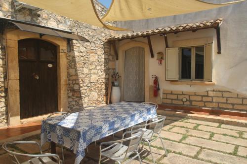 Triple Room image 8