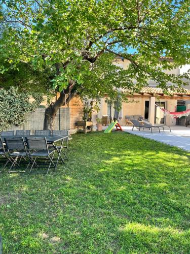 Tres belle villa avec piscine privative chauffee in La Fourragère