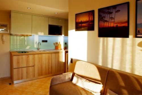 Designer apartments close to the center + free parking - Μενεμένη