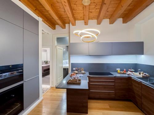 Palazzo Marinali Guest House in บาซซาโน่ เดล กรัปปา