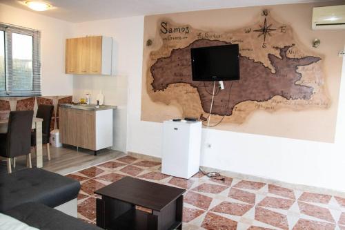 Old Olive Tree Apartment in Celuga