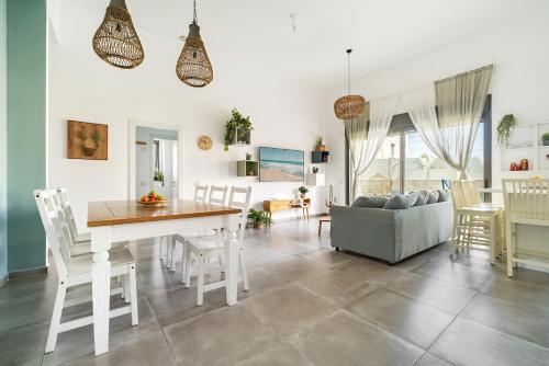 Instalaciones, Achziv Bright Garden Stay by Sea N' Rent in Nahariya