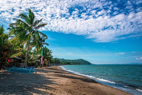 Amami Beachfront Bungalows & Villa in Aninuan