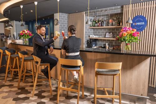Holiday Inn Express Geneva Airport By IHG - image 2
