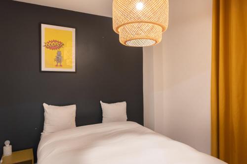Large apt near Champ de Mars - image 11