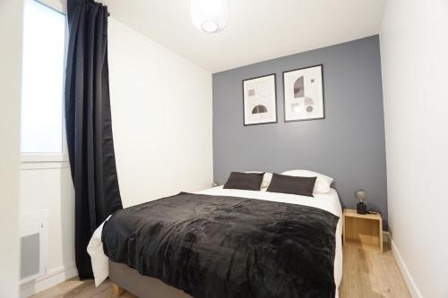 Large apt near Champ de Mars - image 4