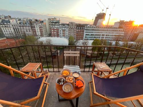 Appartement 8 personnes - terrasse sur espaces verts - vue Tour Eiffel, Paris