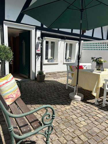 Wohnen im Grünen - direkt am Jakobsweg, Overath (Foto 2)
