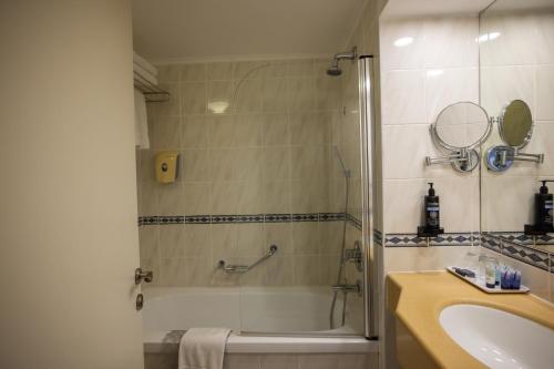 Superior Double or Twin Room image 10