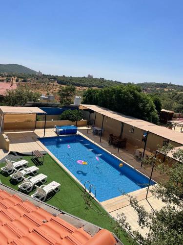 Chalet Adam- Ajloun شاليه ادم – khách sạn tại Ajloun
