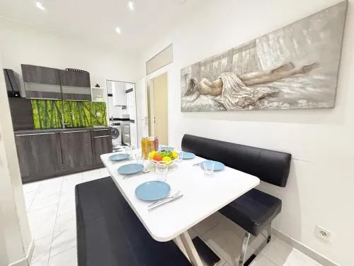 3 Bedrooms, near Hauptbahnhof, 8 People, Kitchen in Wien, Österreich