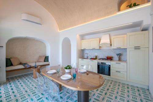 Dimora Natìa by Sosòre Holiday Homes - Amalfi Coast (Dimora Natia by Sosore Holiday Homes - Amalfi Coast) in ปราอีอาโน่