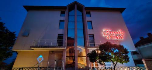 ทางเข้า, Family hotel Favourite in ออบซอร์