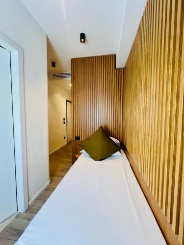 1 twin bed