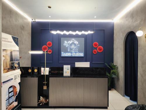 Exterior view, The Robertson Bukit Bintang Luxe Suites near Hawker Stalls in Chinatown