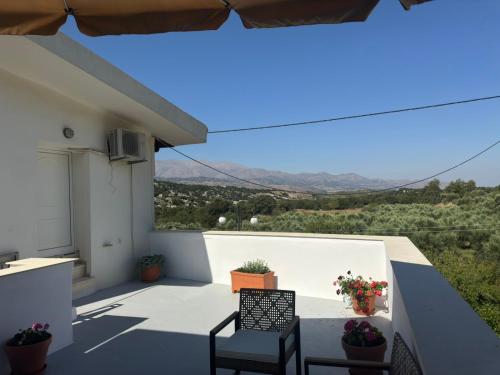 Surrounding environment, Niki Mountain House in Tilisos