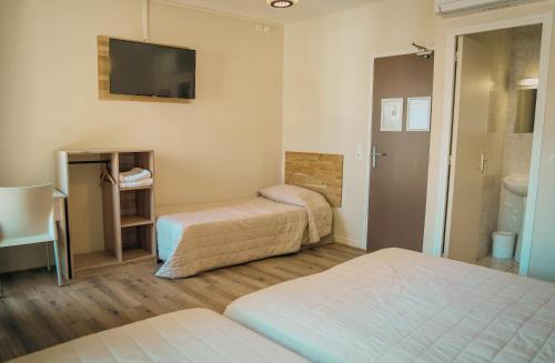 Triple room, comfort, shower