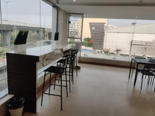 Uitzicht, GRAND MANOR SUITES near Sudha Cars Museum
