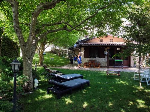 Chalet in montagna con piscina in Montesano sulla Marcellana