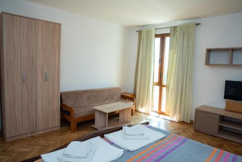 Apartment image 5