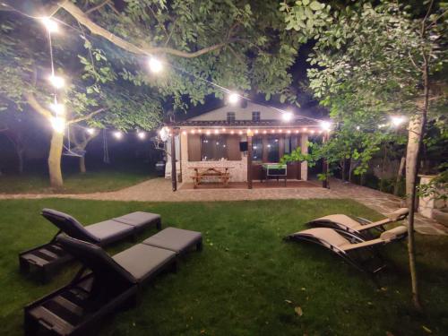 Chalet in montagna con piscina in Montesano sulla Marcellana