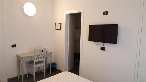 Classic Double or Twin Room - Annex image 2